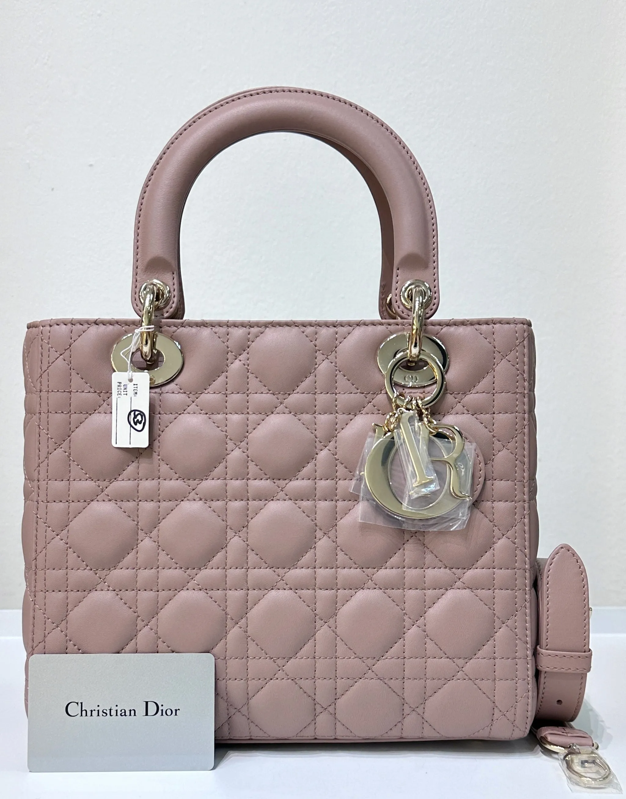 CHRISTIAN DIOR Lambskin Cannage Medium Lady Dior Fard